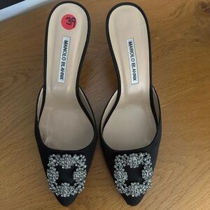 SOLD Manolo Blahnik Hangisi 70 Mule 39